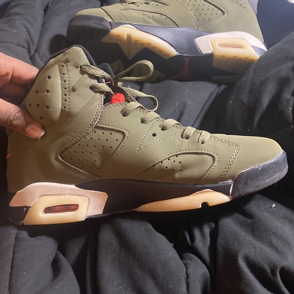 Air Jordan 6 Retro x Travis Scott ‘Olive’ - Picture 3 of 8